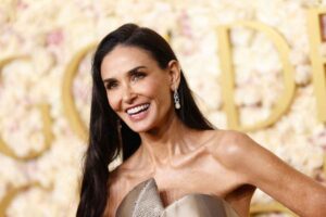 Golden Globe Demi Moore